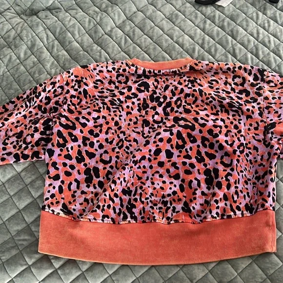 Joy Lab sweatshirt; cropped; 3/4 sleeves - Picture 3 of 3